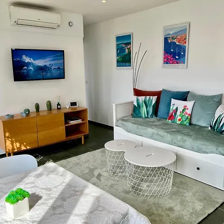 Terrasse, Vue & Montagne, Parking & Clim Apartment *